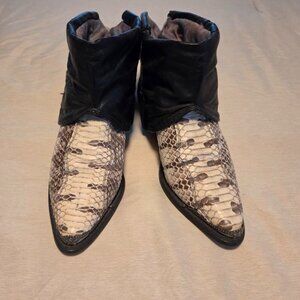 Dingo snakeskin boots Size 6 or 6 1/2
